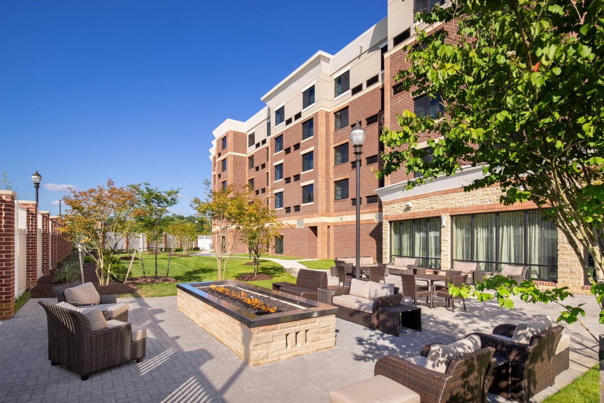 Courtyard By Marriott Боуи Экстерьер фото